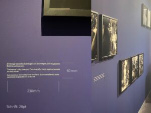Signtransfer Bild-Legenden im Museum für Gestaltung